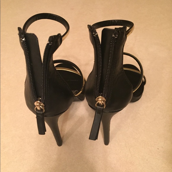 bebe heels you can zip and unzip the back - Picture 4 of 5